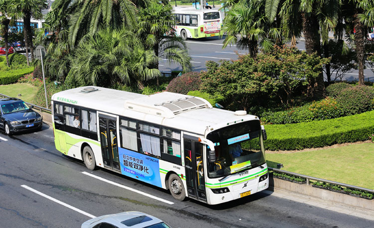 日立空調(diào)上海公交車廣告3