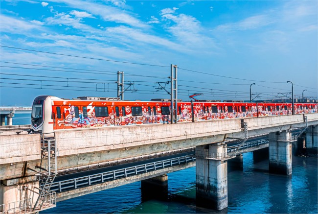 廈門地鐵內(nèi)外包車廣告游戲車身案例圖，廈門地鐵列車廣告價格收費