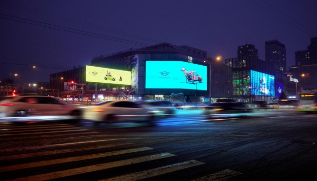 北京朝外THE BOX戶外三屏LED大屏廣告投放，北京商圈LED大屏廣告價格